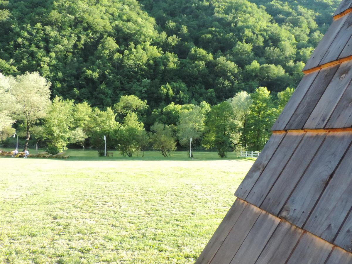 Отель Camp Vrbas Rekavice Экстерьер фото